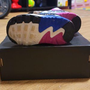 Nike air max 90 toggle se.Special edition size 6C